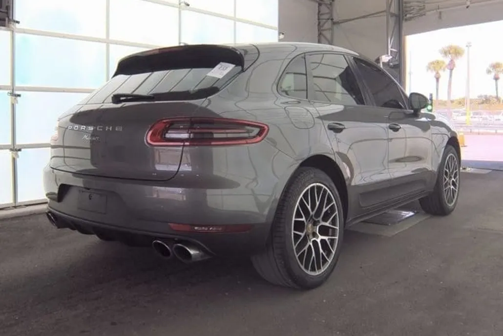 2018 Porsche Macan photo 1