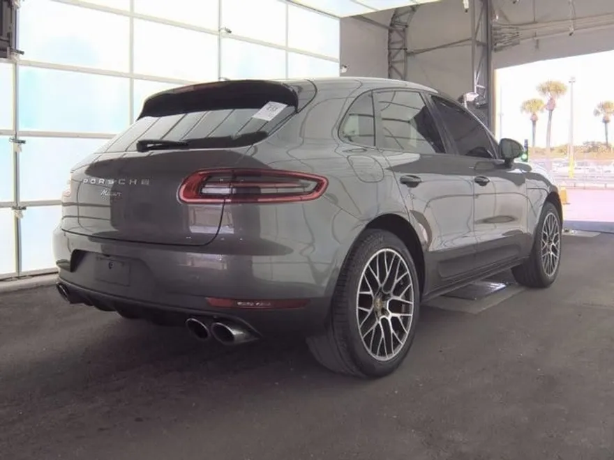 2018 Porsche Macan photo 1
