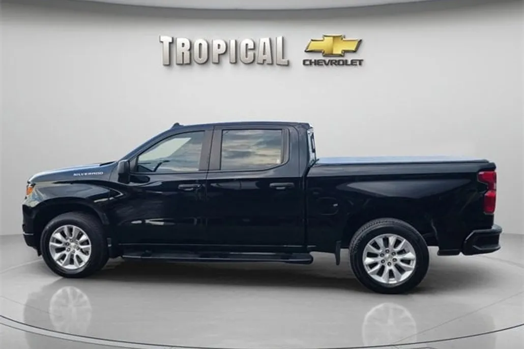 2024 Chevrolet Silverado 1500 Custom photo 1