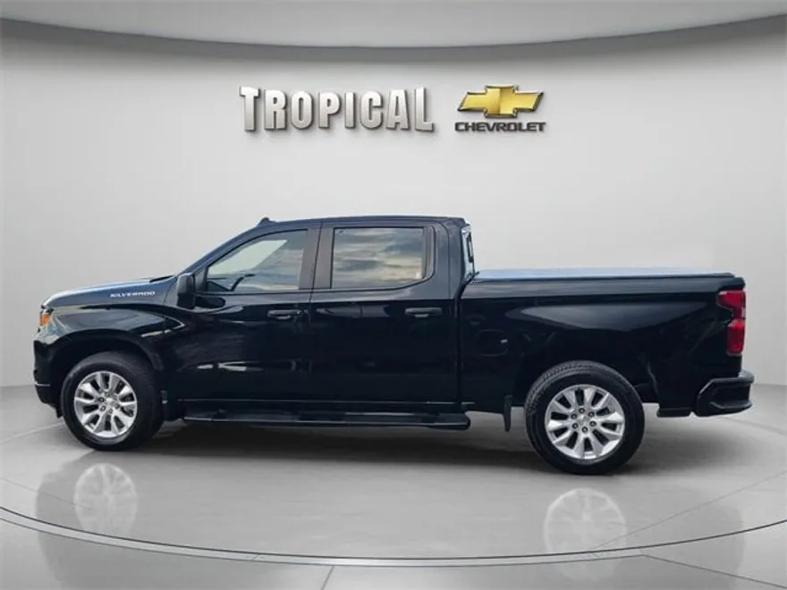 2024 Chevrolet Silverado 1500 Custom photo 1