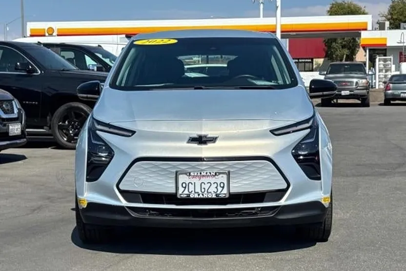 2022 Chevrolet Bolt EV 2LT photo 1