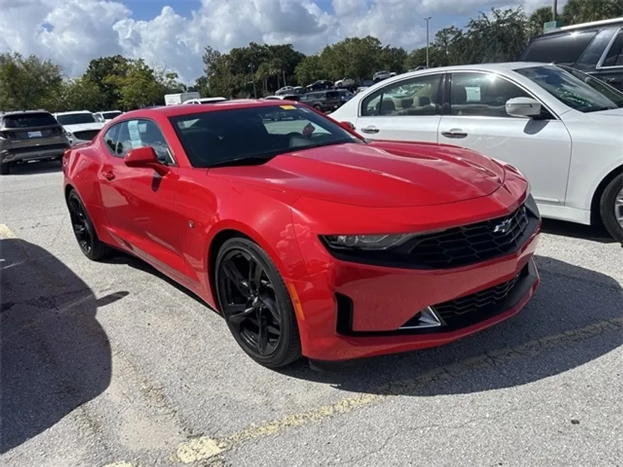 2019 Chevrolet Camaro 1LT photo 1