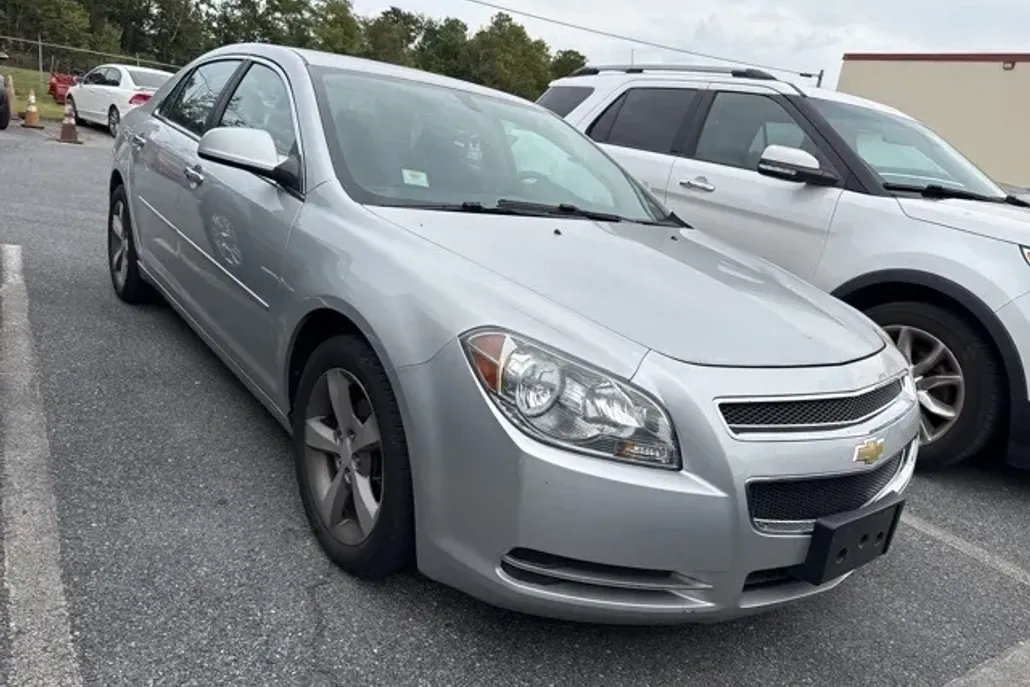 2012 Chevrolet Malibu 1LT photo 1