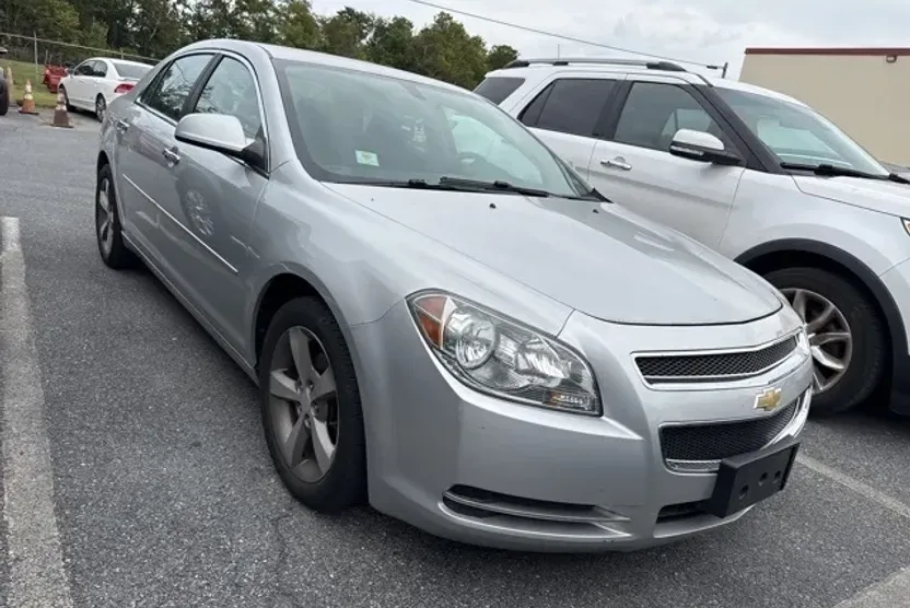 2012 Chevrolet Malibu 1LT photo 1