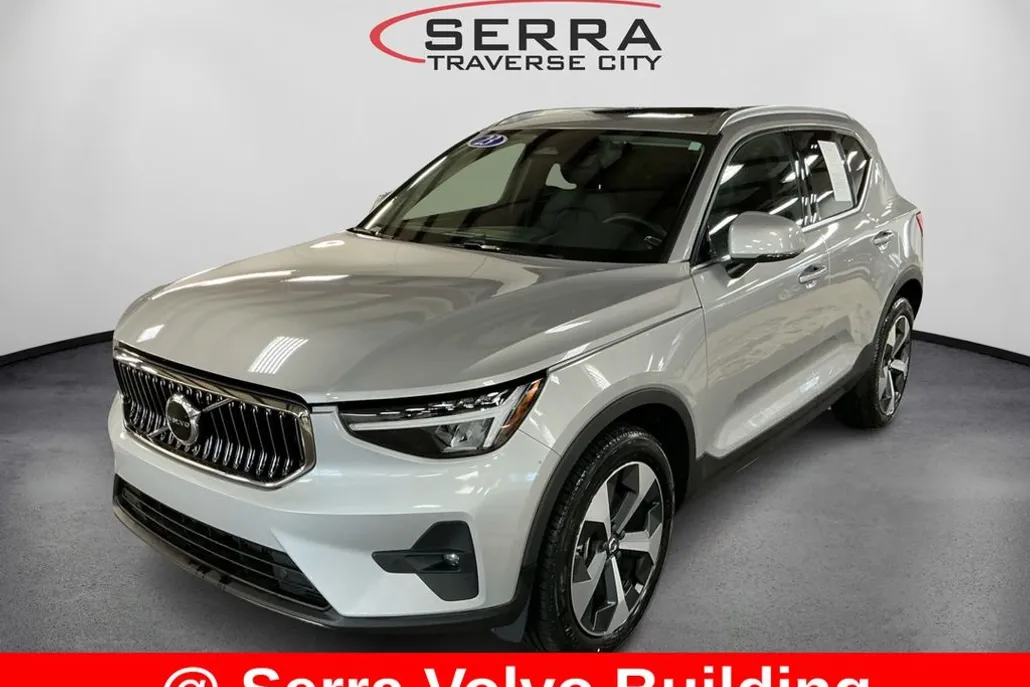 2023 Volvo XC40 Plus photo 1