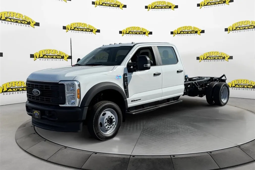 2025 Ford F-550 photo 1