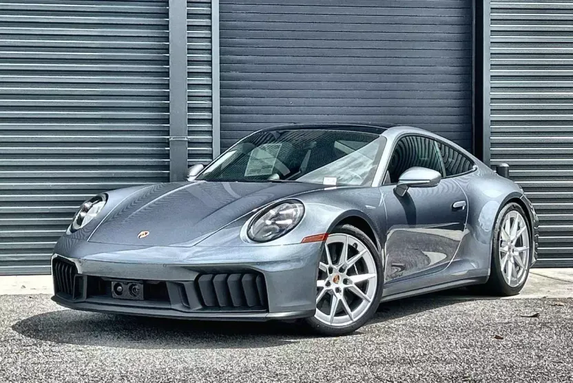 2025 Porsche 911 4 GTS photo 1