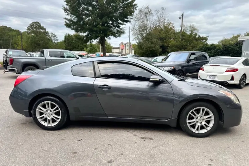 2008 Nissan Altima 3.5 SE photo 1