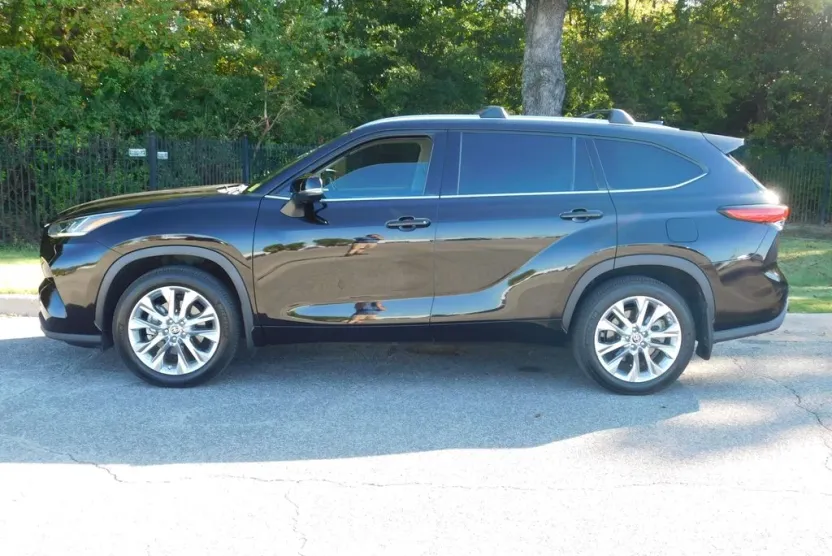 2020 Toyota Highlander Limited photo 1
