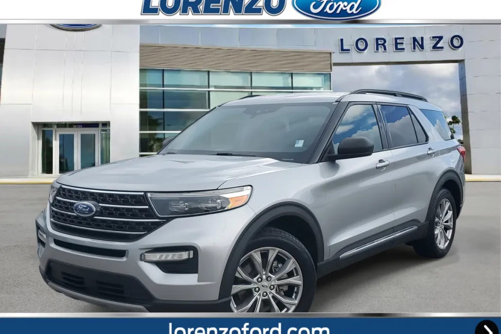 2021 Ford Explorer XLT photo 1