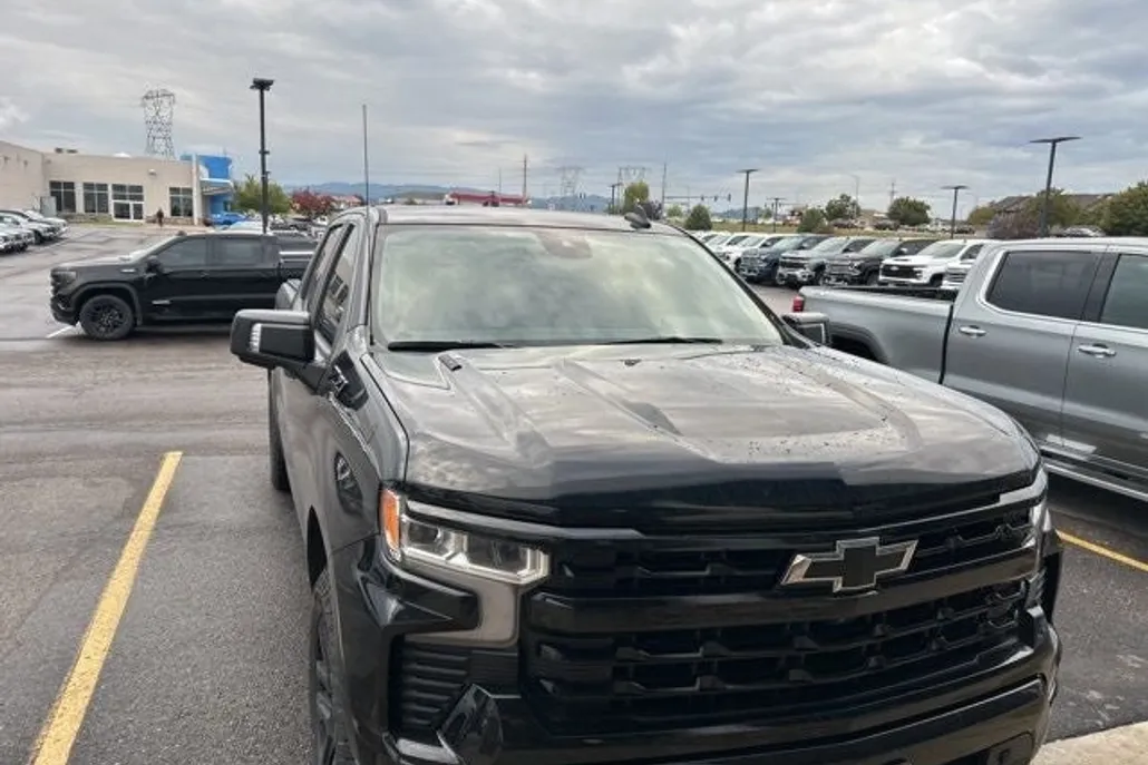 2023 Chevrolet Silverado 1500 RST photo 1