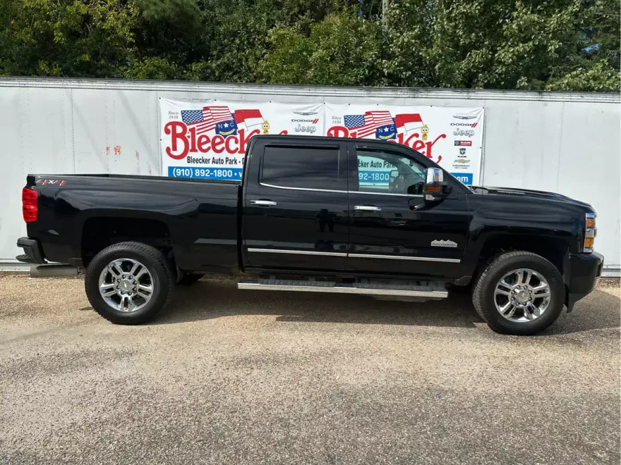 2018 Chevrolet Silverado 2500HD High Country photo 1