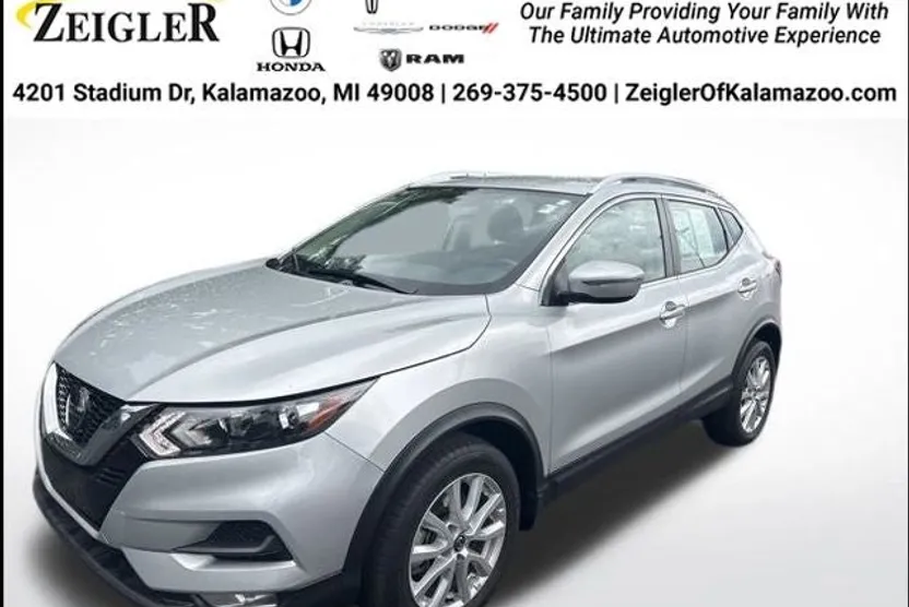2022 Nissan Rogue Sport SV photo 1