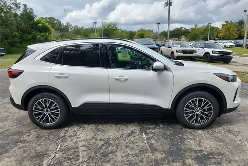 2026 Ford Escape Plug-In Hybrid photo 1