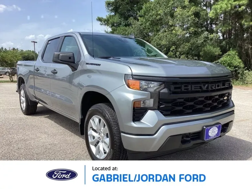 2025 Chevrolet Silverado 1500 Custom photo 1