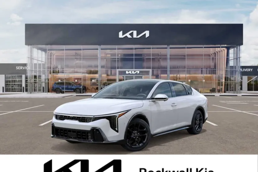 2025 Kia K4 GT-Line Turbo photo 1