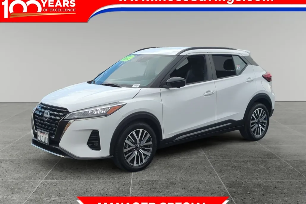 2024 Nissan Kicks SR photo 1