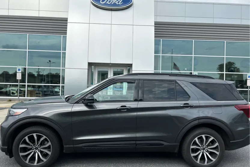 2020 Ford Explorer ST photo 1