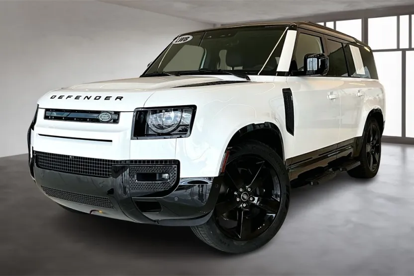 2025 Land Rover Defender 130 X-Dynamic SE photo 1