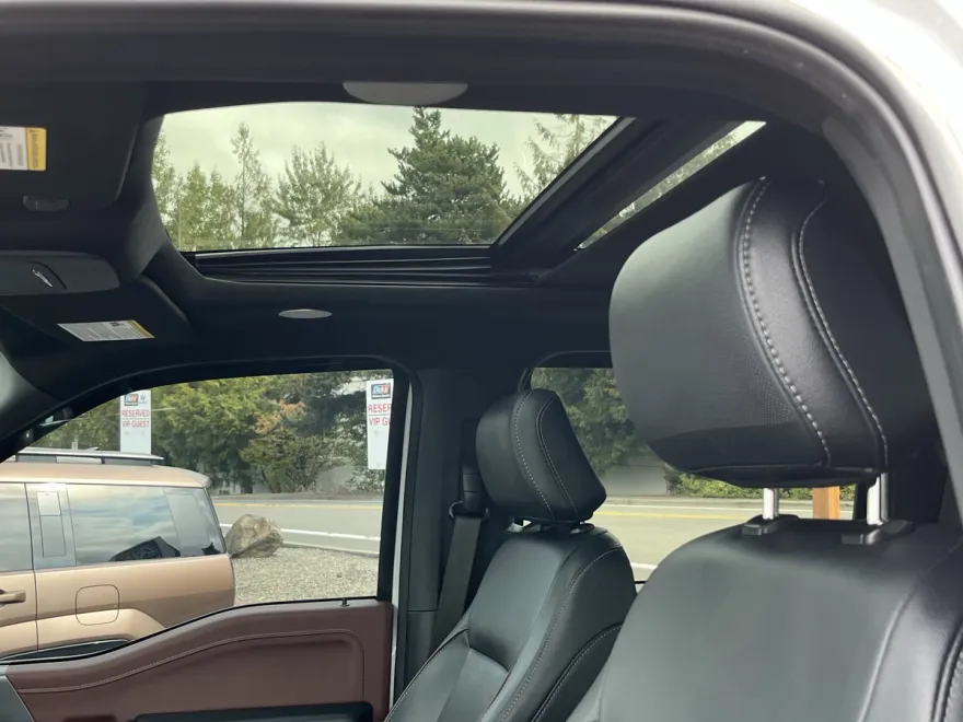 2023 Ford F-150 Lariat photo 1