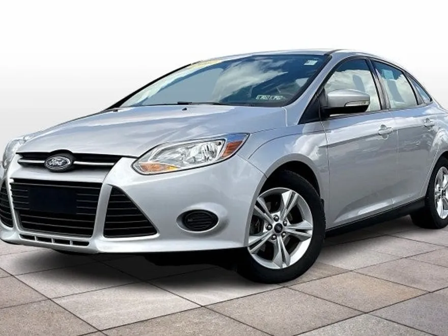 2014 Ford Focus SE photo 2