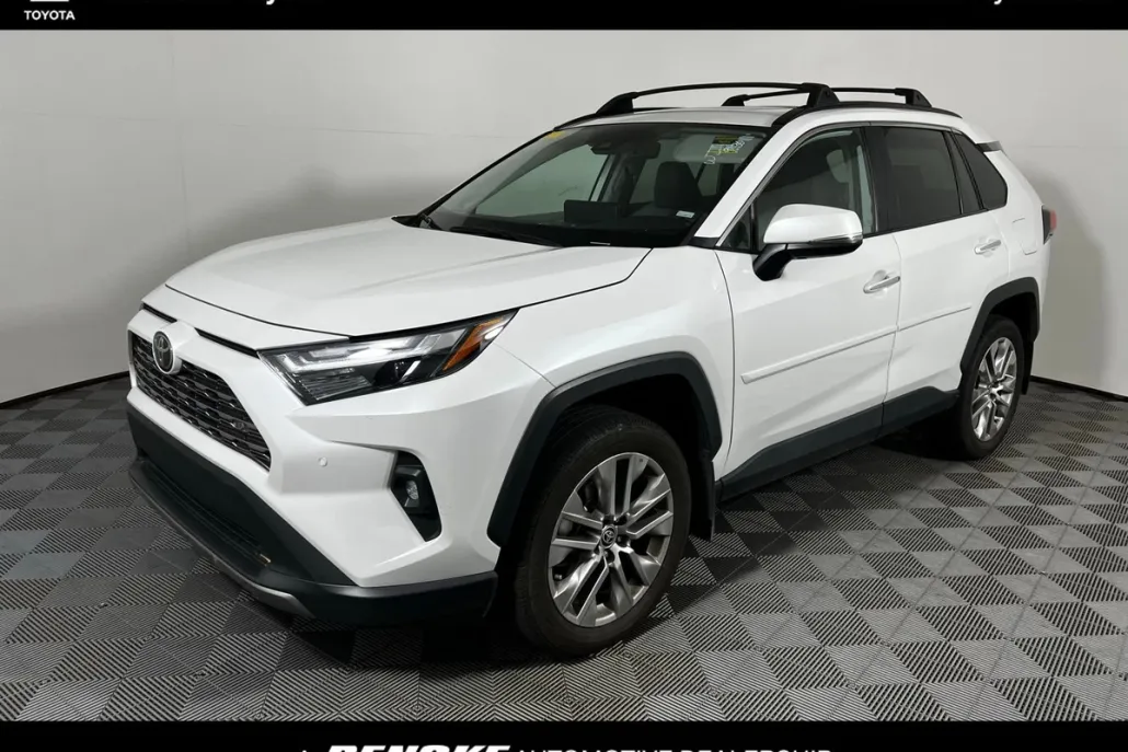 2023 Toyota RAV4 Limited photo 1