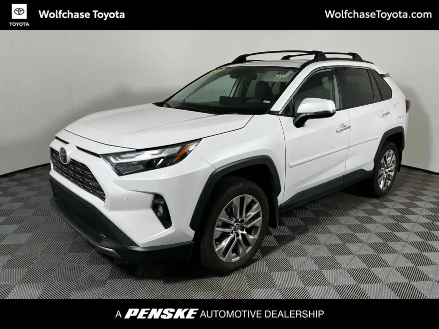2023 Toyota RAV4 Limited photo 1