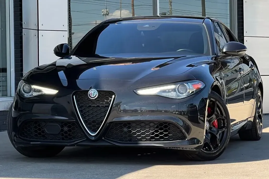 2023 Alfa Romeo Giulia Ti photo 1