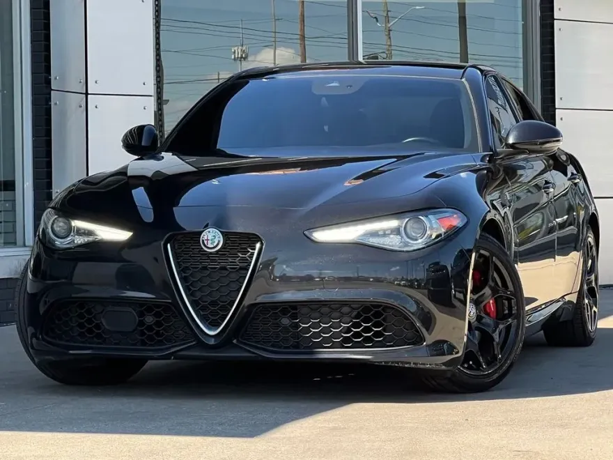 2023 Alfa Romeo Giulia Ti photo 1