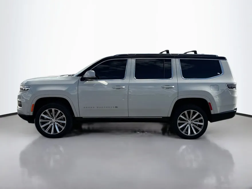 2022 Jeep Grand Wagoneer II photo 1