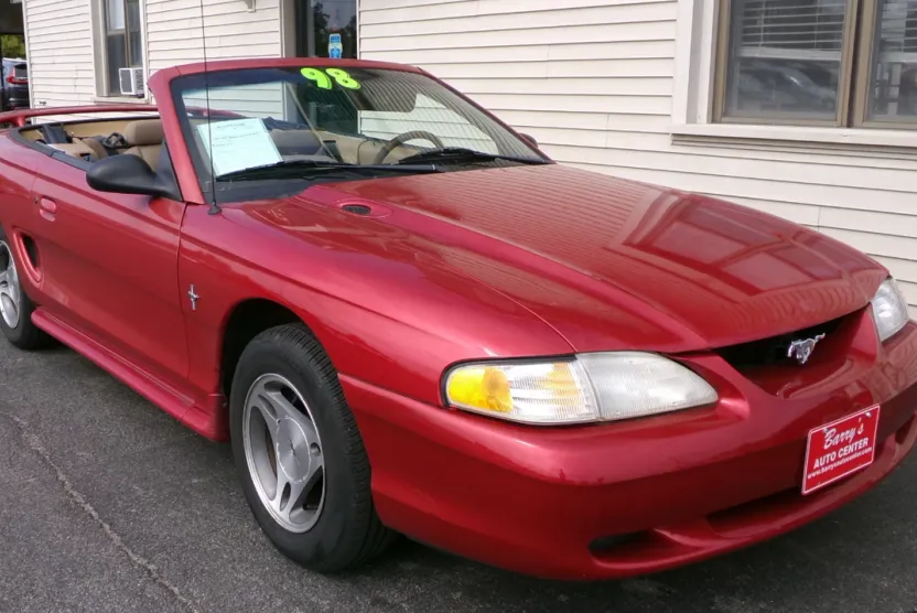 1998 Ford Mustang Convertible photo 1