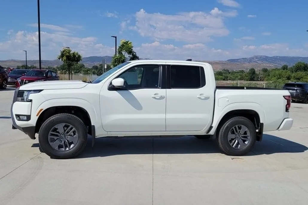 2025 Nissan Frontier SV photo 1
