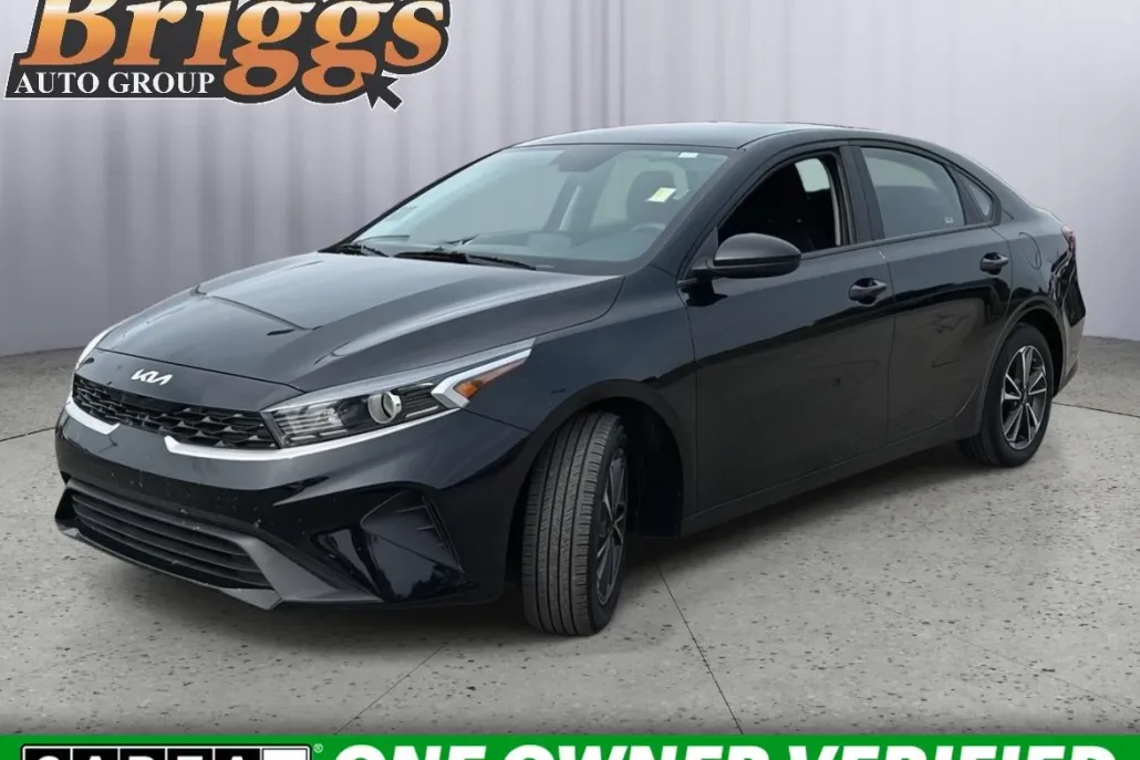 2024 Kia Forte LXS photo 1