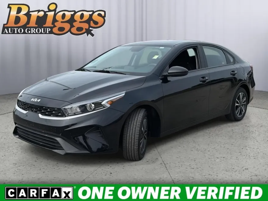 2024 Kia Forte LXS photo 1