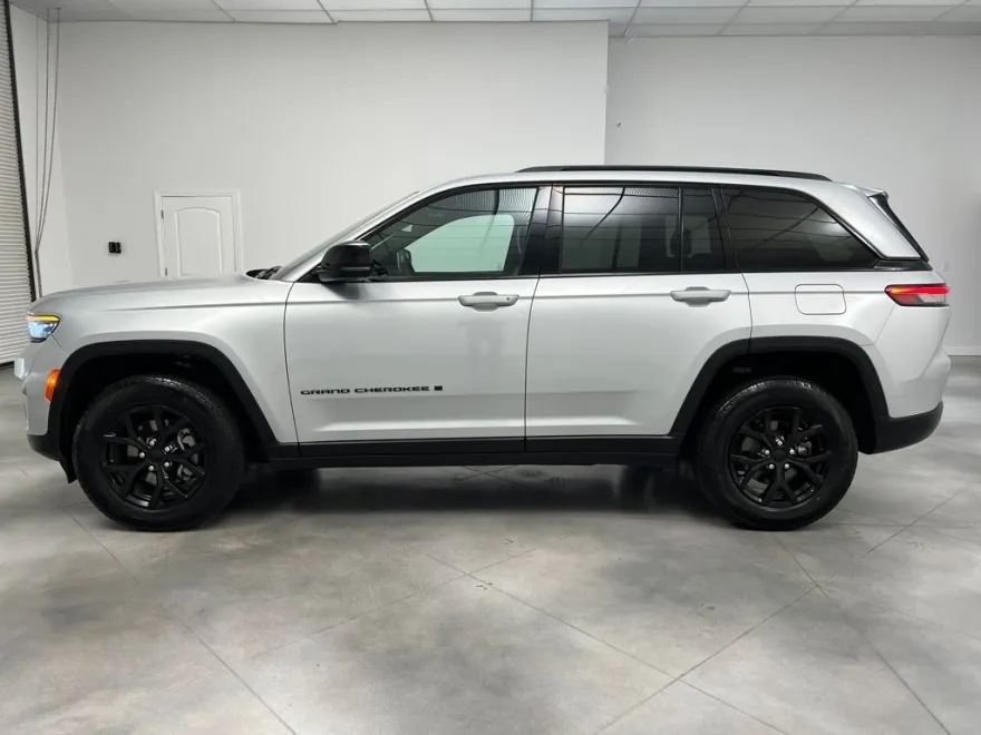 2024 Jeep Grand Cherokee Altitude X photo 1