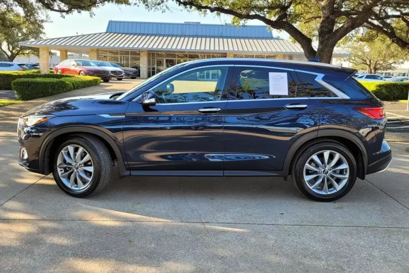 2022 Infiniti QX50 Luxe photo 1