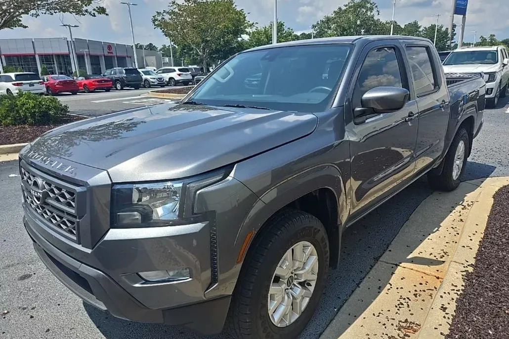 2023 Nissan Frontier SV photo 1