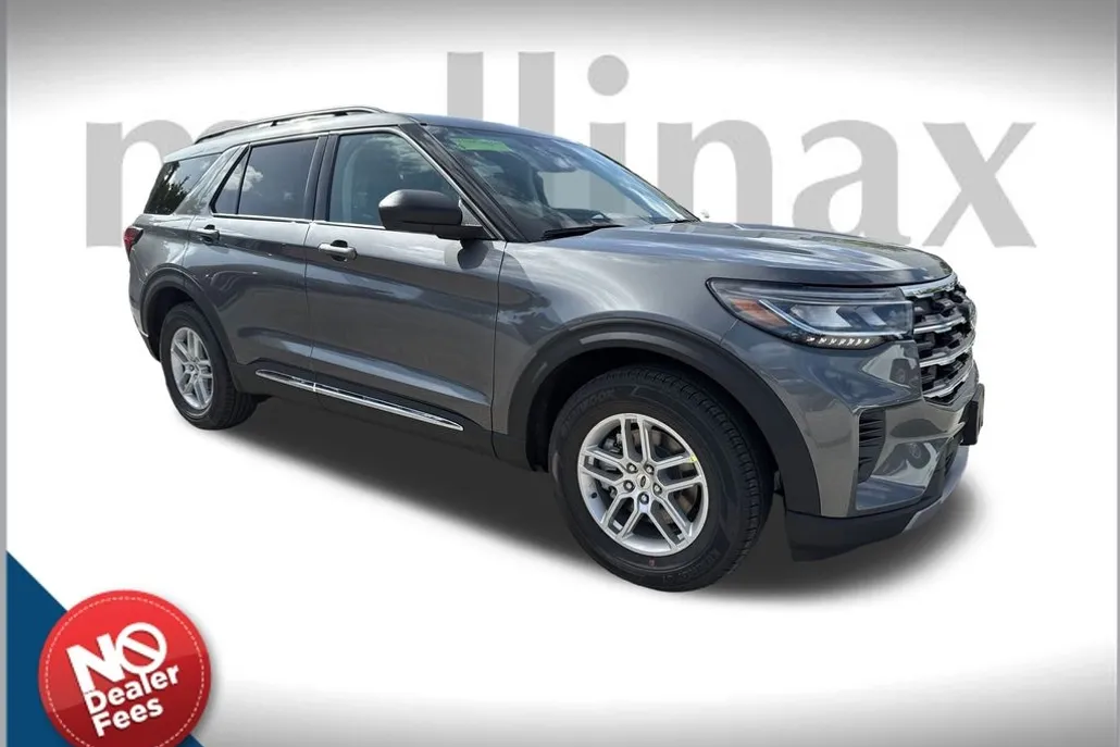 2025 Ford Explorer photo 1