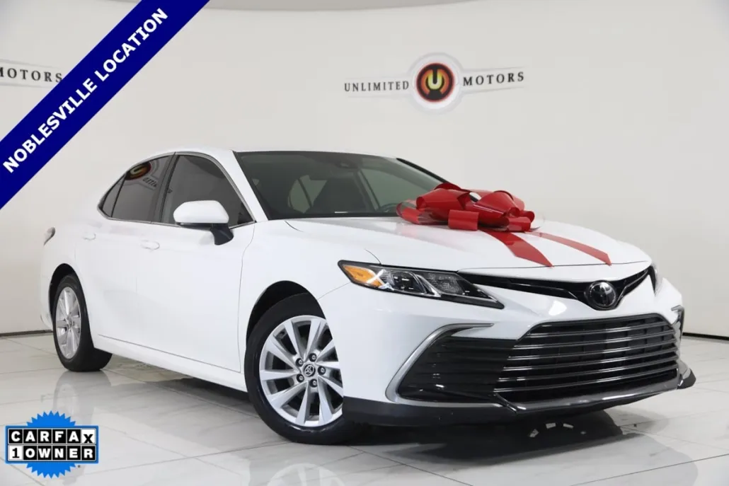 2022 Toyota Camry LE photo 1