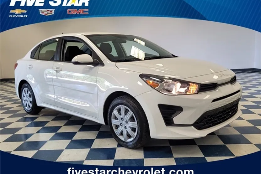2023 Kia Rio LX photo 1
