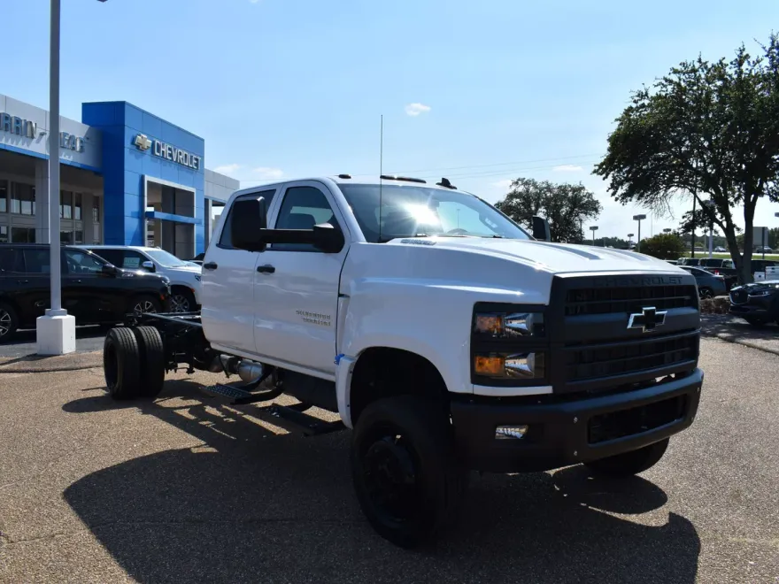 2024 Chevrolet Silverado 5500HD Work Truck photo 1