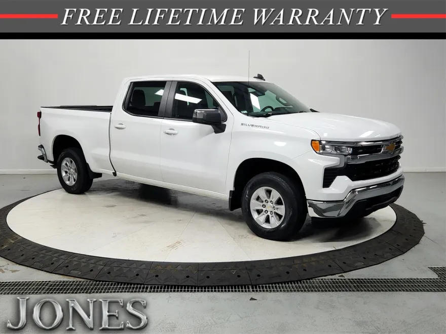 2024 Chevrolet Silverado 1500 LT photo 1