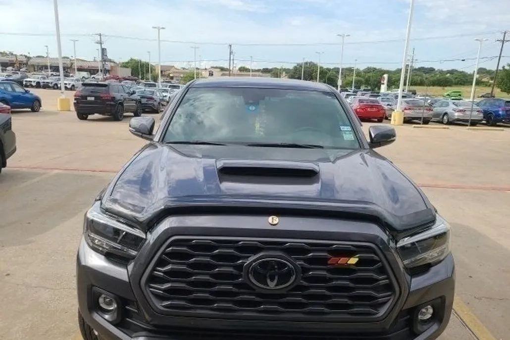 2023 Toyota Tacoma TRD Sport V6 photo 1