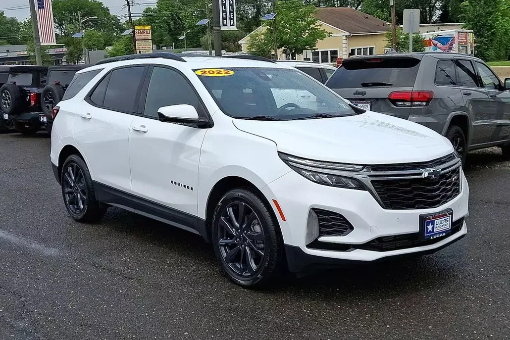 2022 Chevrolet Equinox RS photo 1