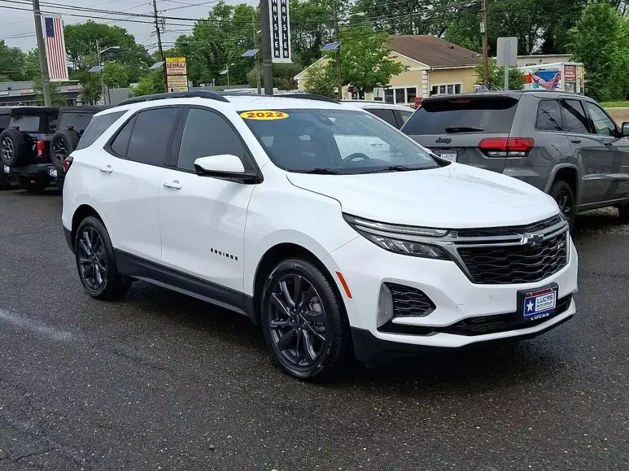 2022 Chevrolet Equinox RS photo 1