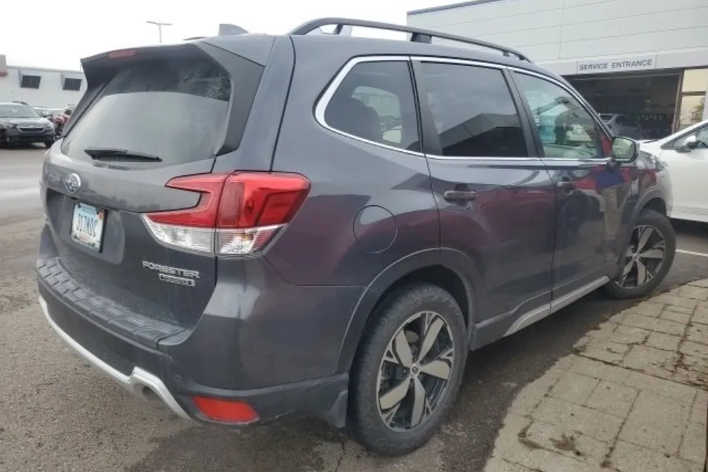 2020 Subaru Forester Touring photo 1