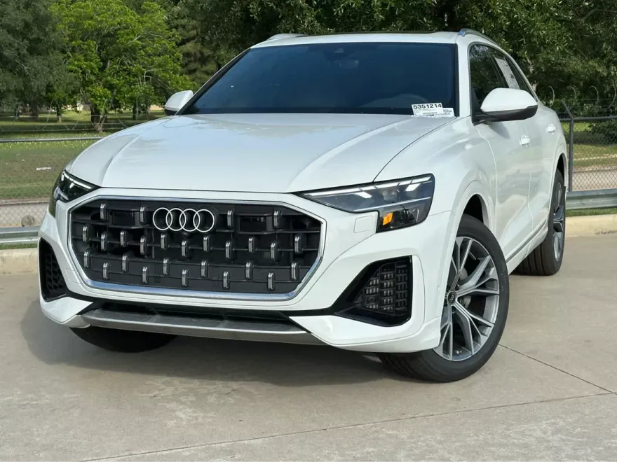 2025 Audi Q8 55 Premium photo 1