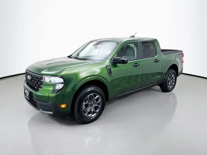 2025 Ford Maverick XLT photo 1