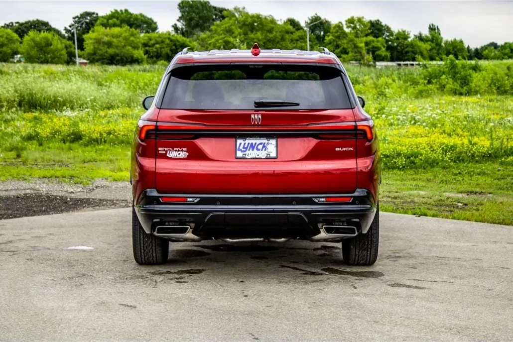 2026 Buick Enclave Sport Touring photo 1