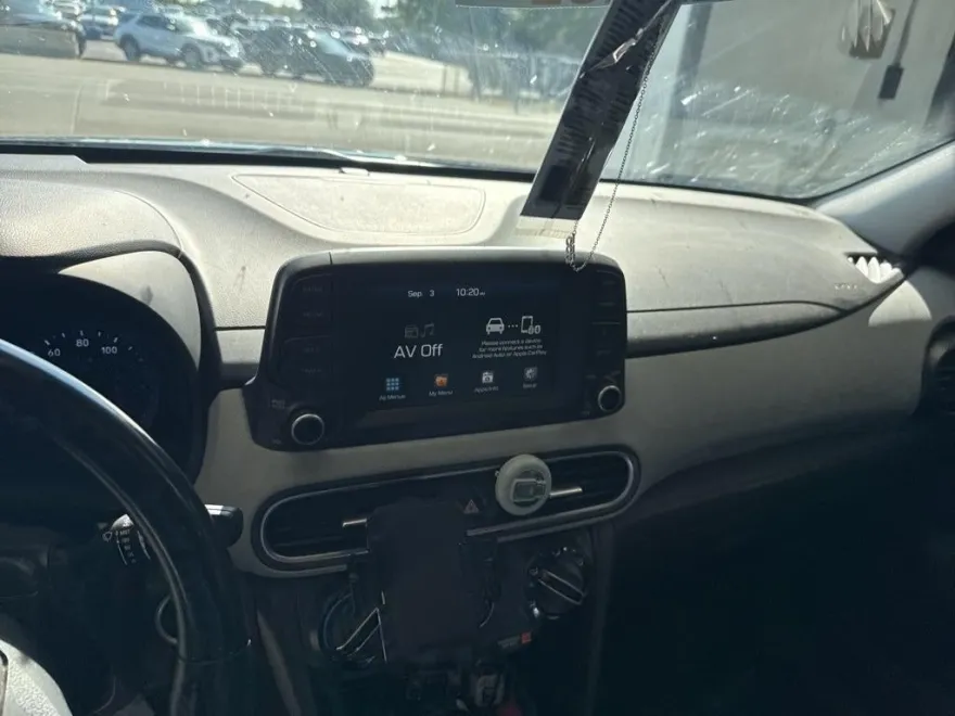 2021 Hyundai Kona SEL photo 1